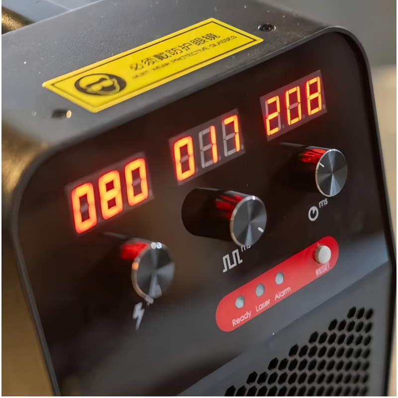 Industrial Laser Welding Machine Price - آلة لحام ليزر محمولة صناعية مع