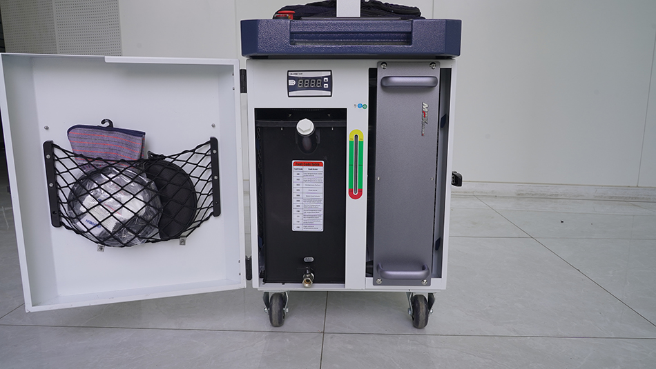 آلة تنظيف بالليزر صناعية للبيع - مراجعة Industrial Laser Rust Removal Machine وسعره